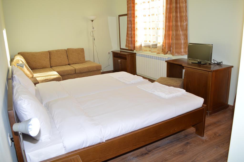 De-Yan Guest House オレシャク 部屋 写真